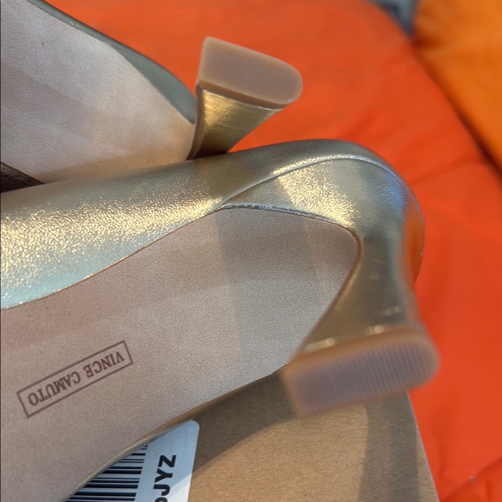 Vince Camuto Gold Heels with Bow Detail - Picture 8 of 16